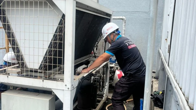 Có Nên Tự Sửa Máy Lạnh Tại Nhà? Khi Nào Nên Tự Làm, Khi Nào Gọi Thợ Chuyên Nghiệp