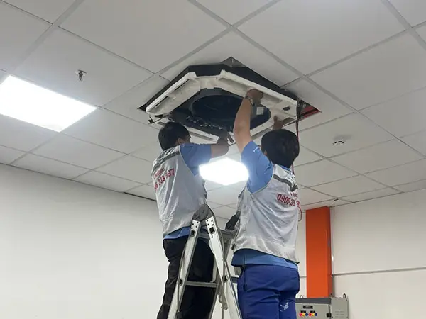 Vệ sinh máy lạnh Bình Dương